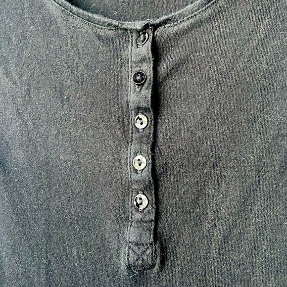 Black basic Henley tee w 5 button front waist length FITTED shape free tee gift - Picture 4 of 12